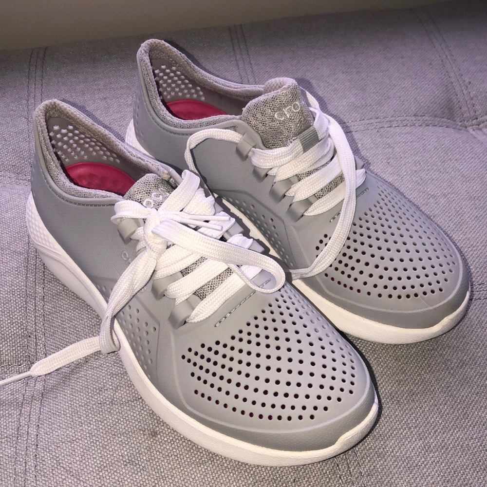 Great condition crocs fashion sneaker